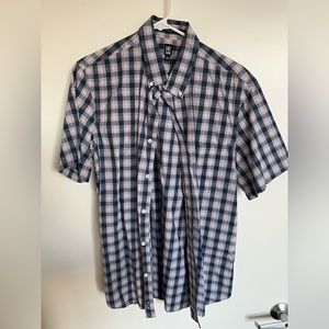 Short sleeve button down size large